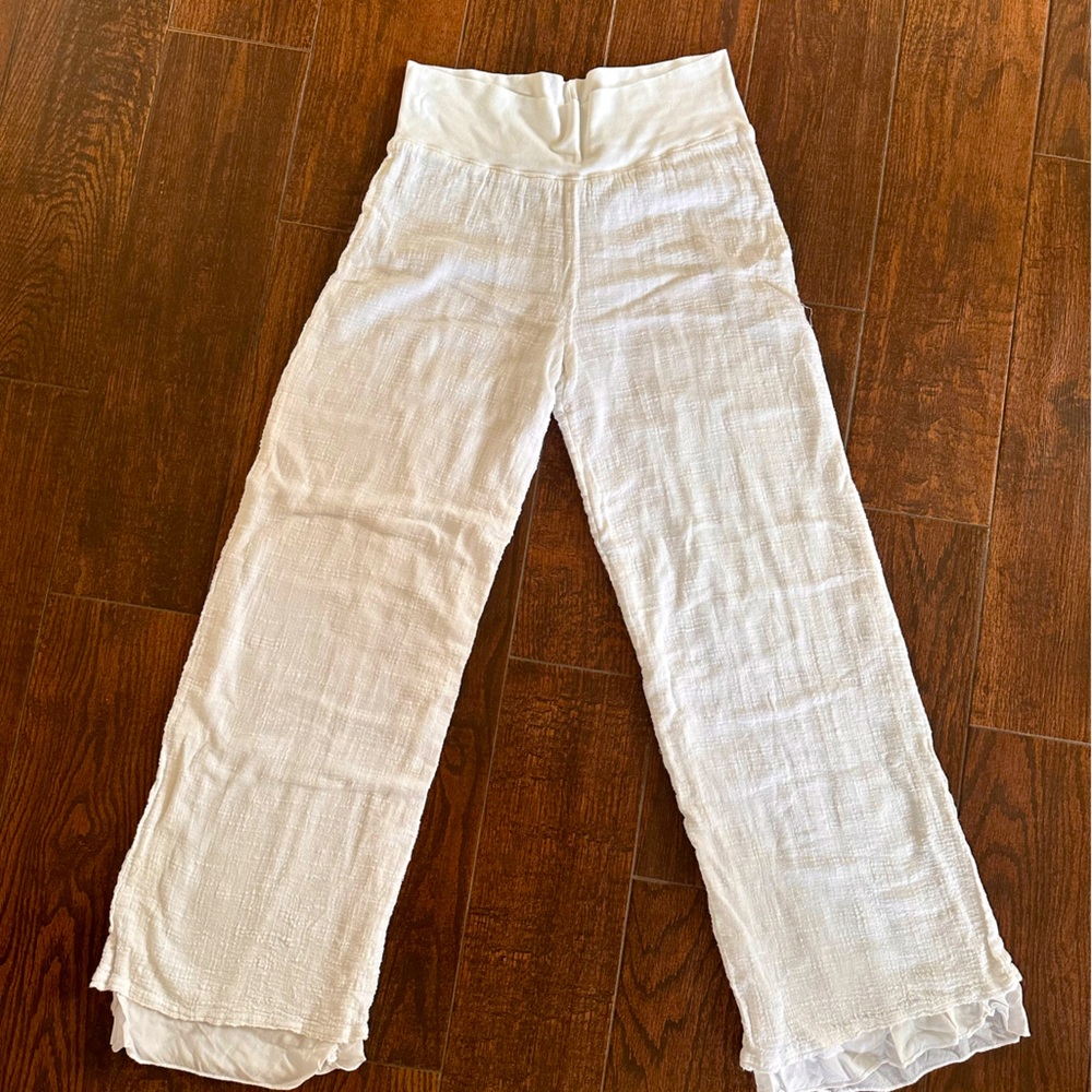 Like new Hard Tail roll down double layer voile pant Size Large